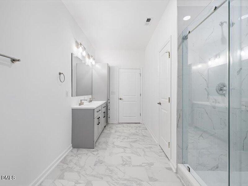 18-ISAB8059 18-ISAB8059