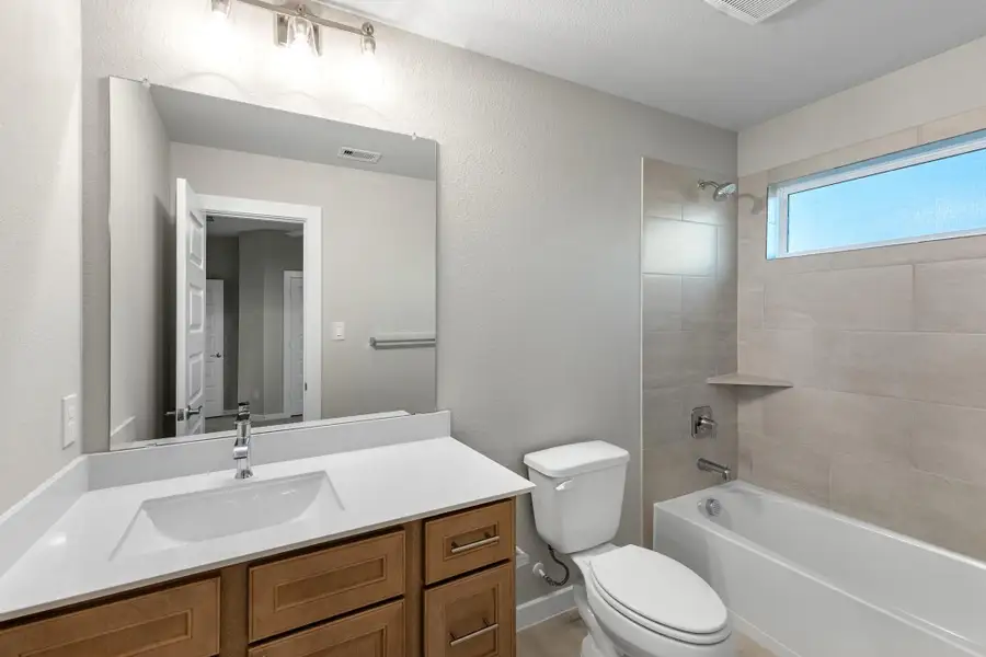 Furnished interior view inside a new home in Briarwood Crossing, Rosenberg (Image 11).