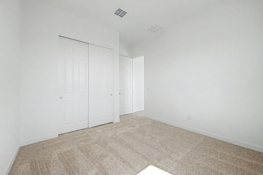 Spacious, unfurnished interior of a new home in Landmarke, San Tan Valley (Image 14).