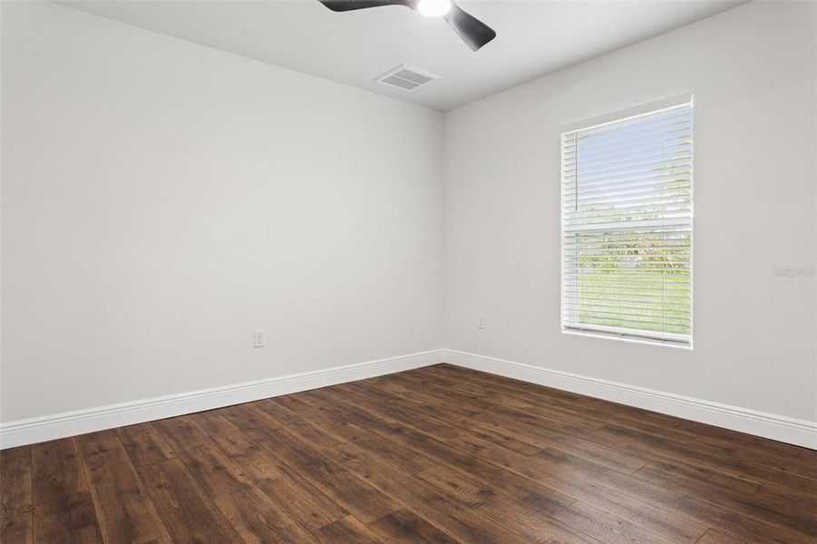 Spacious, unfurnished interior of a new home in , Weeki Wachee (Image 20).