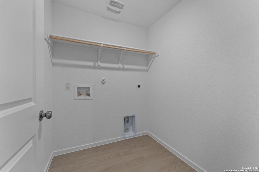 Spacious, unfurnished interior of a new home in , New Braunfels (Image 13).