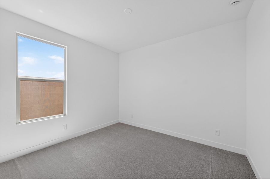 Spacious, unfurnished interior of a new home in Artisan at Asante, Surprise (Image 24).