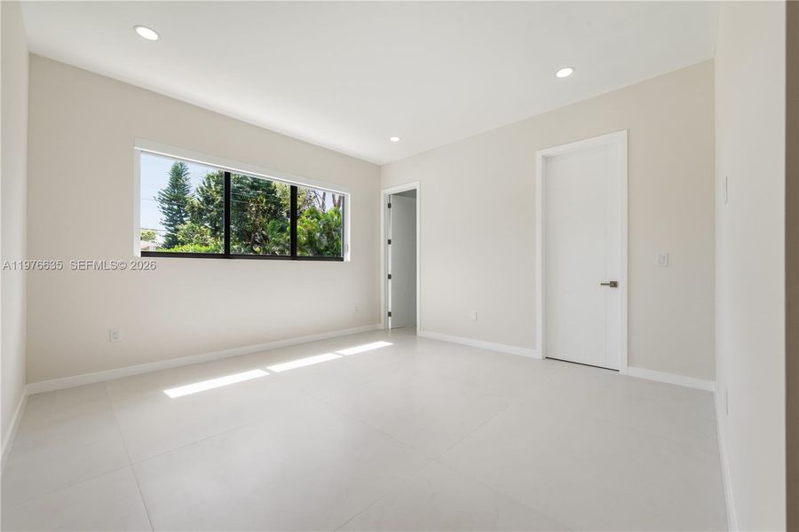 Spacious, unfurnished interior of a new home in , Miami (Image 20).