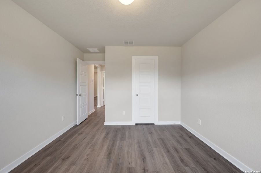 Spacious, unfurnished interior of a new home in Winding Brook, San Antonio (Image 36). Spacious, unfurnished interior of a new home in Winding Brook, San Antonio (Image 36).