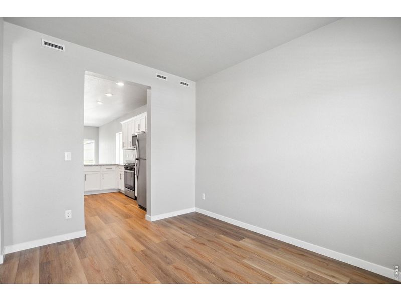 Spacious, unfurnished interior of a new home in , Severance (Image 12).