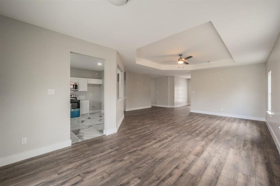 Spacious, unfurnished interior of a new home in , Greenville (Image 23).