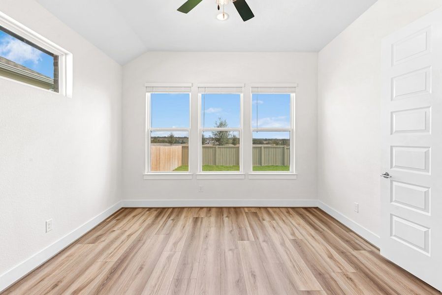 Spacious, unfurnished interior of a new home in Santa Rita Ranch, Liberty Hill (Image 35).