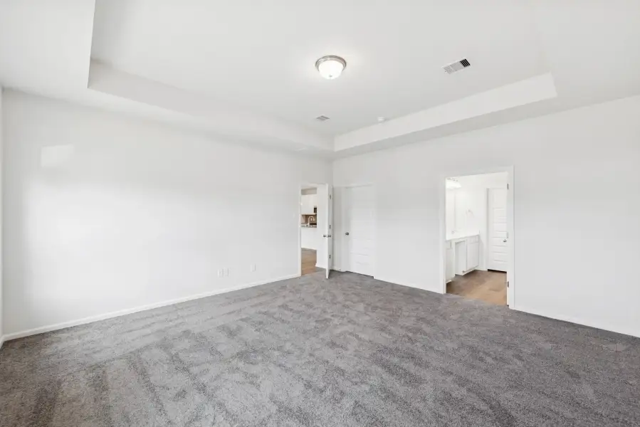 Spacious, unfurnished interior of a new home in Sierra Vista, Rosharon (Image 17).