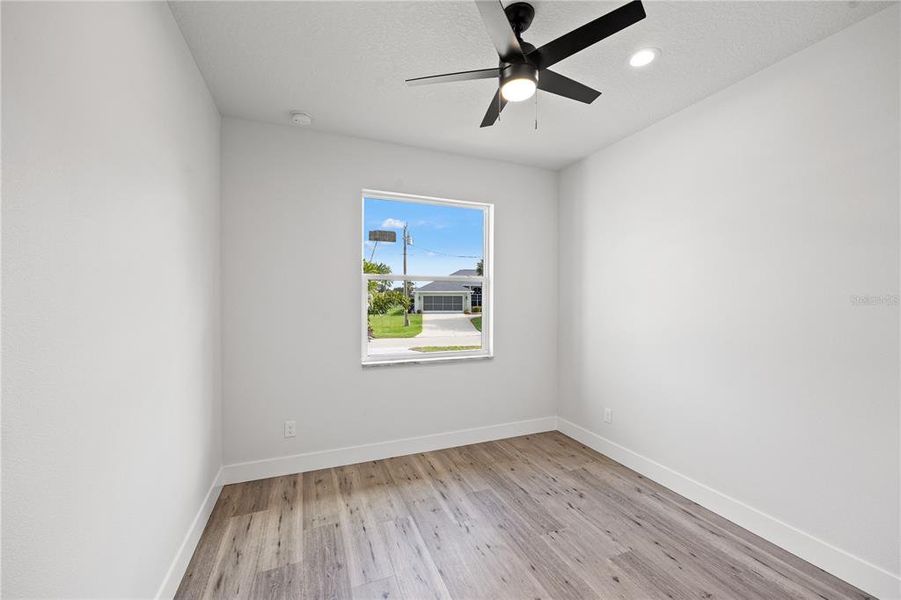 Spacious, unfurnished interior of a new home in , Rotonda West (Image 8).