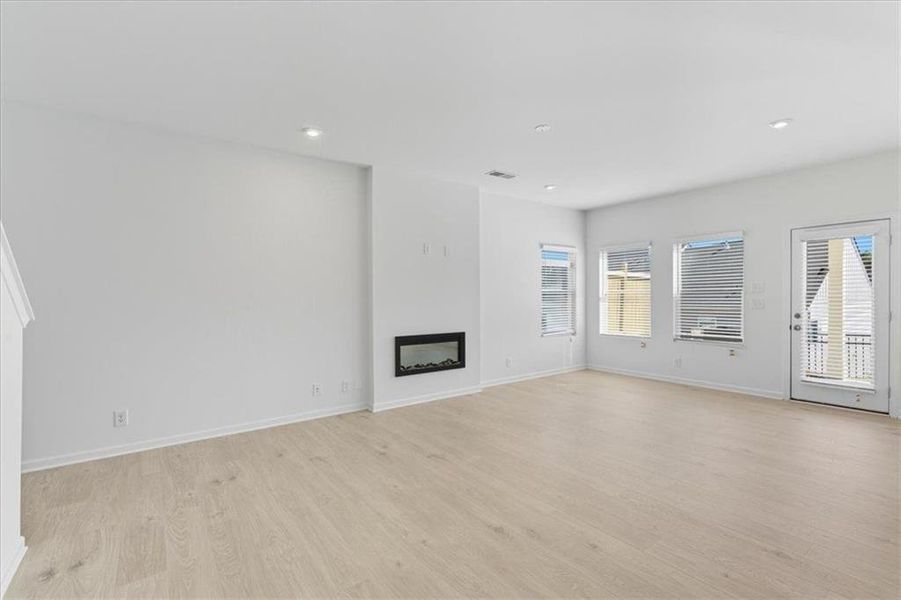 Spacious, unfurnished interior of a new home in Park Center Pointe, Austell (Image 22). Spacious, unfurnished interior of a new home in Park Center Pointe, Austell (Image 22).