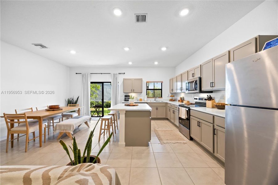 Furnished interior view inside a new home in , Pompano Beach (Image 22).