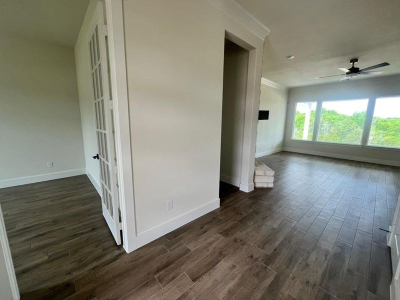 Spacious, unfurnished interior of a new home in Eagle Ridge Estates, Weatherford (Image 7).