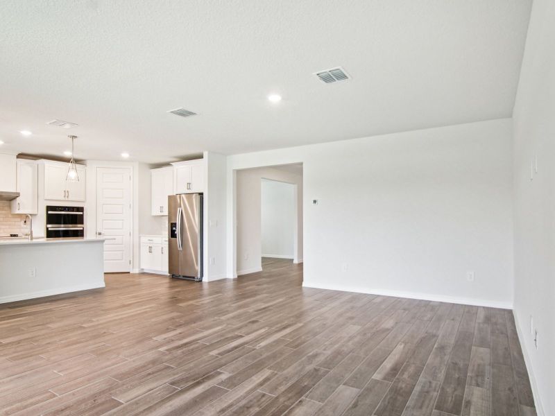 Spacious, unfurnished interior of a new home in Two Rivers - Signature Series, Zephyrhills (Image 8).
