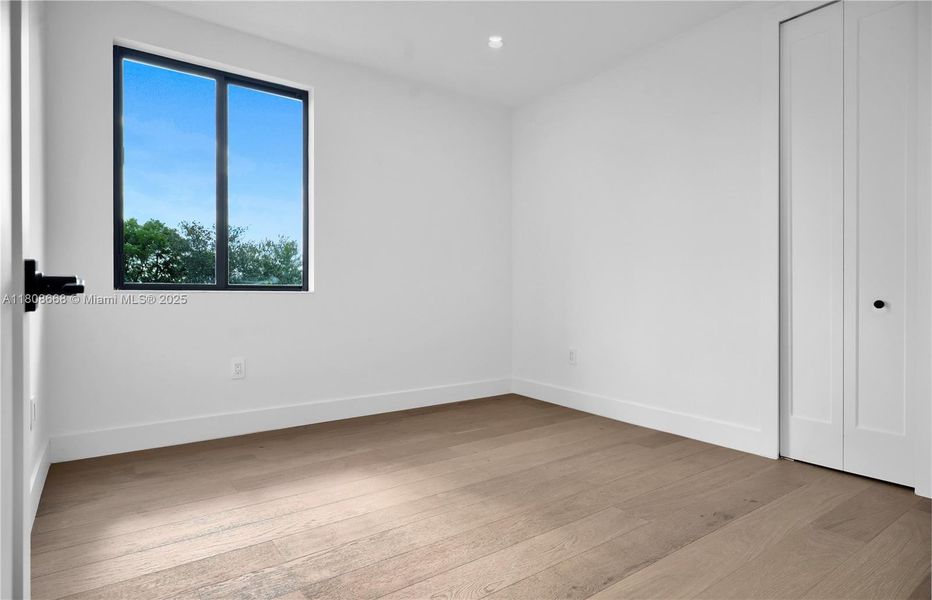 Spacious, unfurnished interior of a new home in , Miami (Image 29).