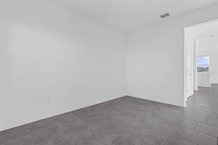 Spacious, unfurnished interior of a new home in , Davenport (Image 21).