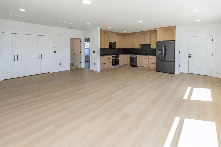 Spacious, unfurnished interior of a new home in , St. Petersburg (Image 36). Spacious, unfurnished interior of a new home in , St. Petersburg (Image 36).