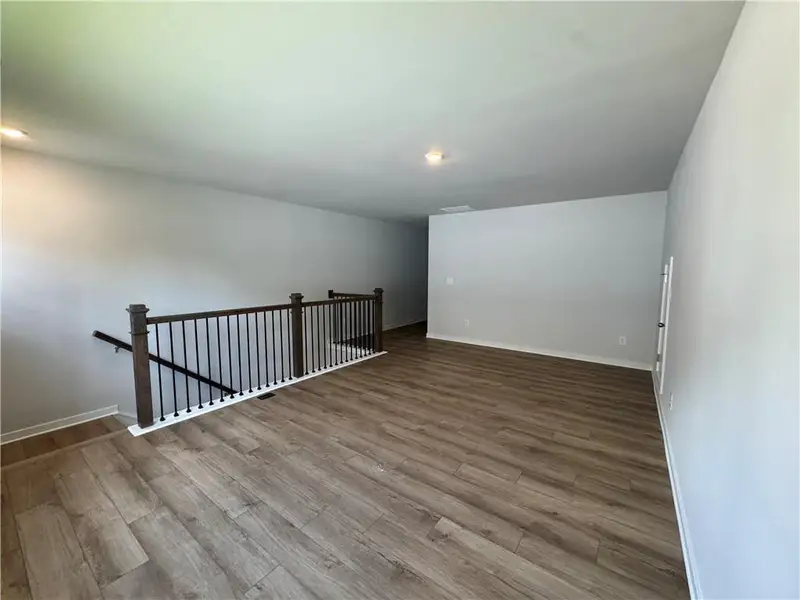 Spacious, unfurnished interior of a new home in Rosewood Lake Preserve, Hoschton (Image 24).