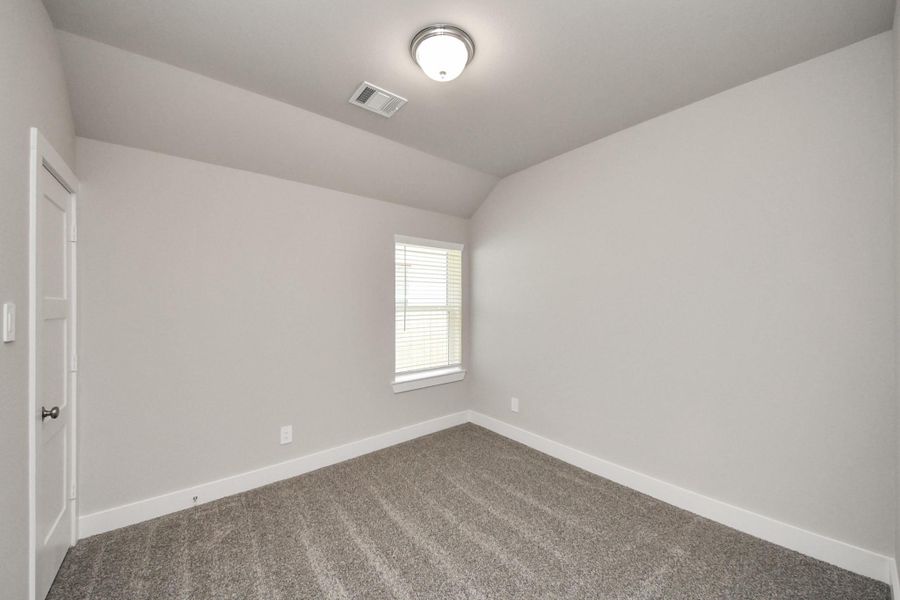 Spacious, unfurnished interior of a new home in Sorella: Signature Collection, Tomball (Image 26).