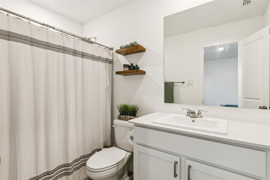 Furnished interior view inside a new home in Foree Ranch: Wellton Collection, Providence Village (Image 8). Furnished interior view inside a new home in Foree Ranch: Wellton Collection, Providence Village (Image 8).