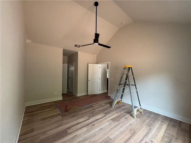 Spacious, unfurnished interior of a new home in , Jefferson (Image 19).