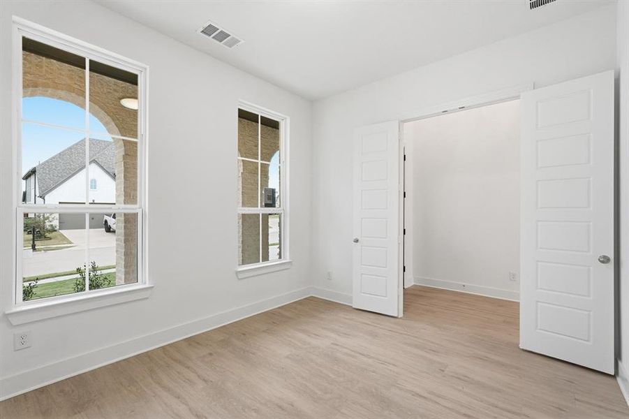 Spacious, unfurnished interior of a new home in Devonshire, Forney (Image 25).