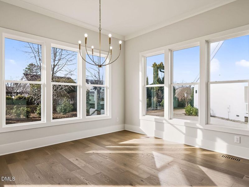 013-1280x960-breakfast-nook