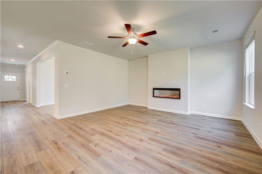 Spacious, unfurnished interior of a new home in Bowers Farm, McDonough (Image 13).