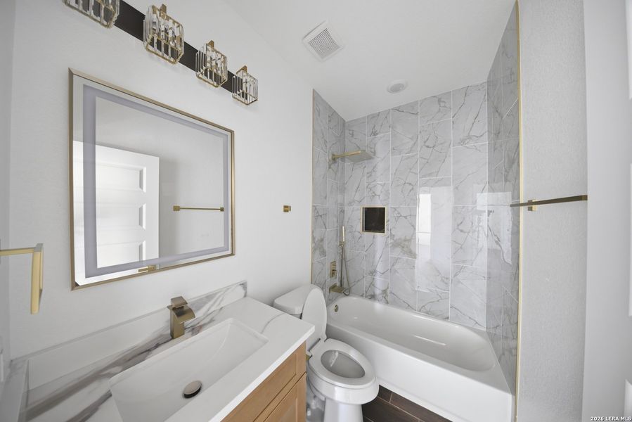 Furnished interior view inside a new home in , Floresville (Image 11).