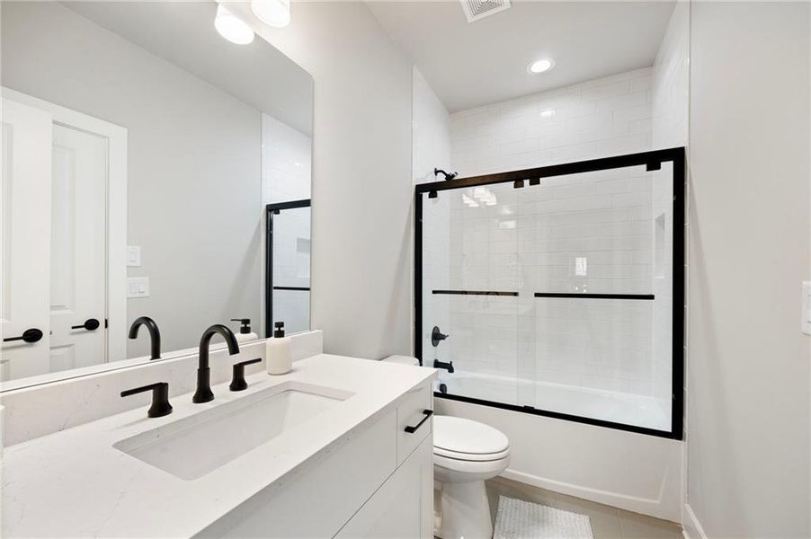 Image 44 of a home in .