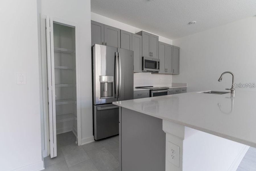 Spacious, unfurnished interior of a new home in , Kissimmee (Image 19).