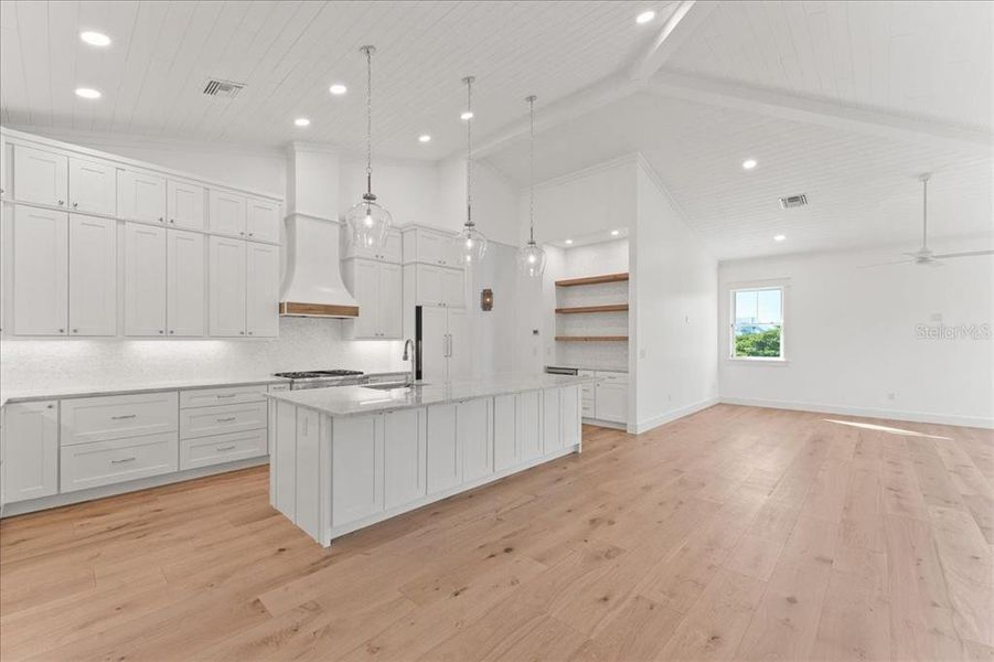Furnished interior view inside a new home in , Boca Grande (Image 10).
