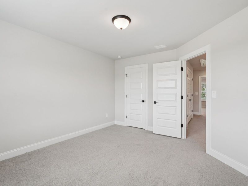 The Leighton floorplan with the Modern Glam Linen interior package.