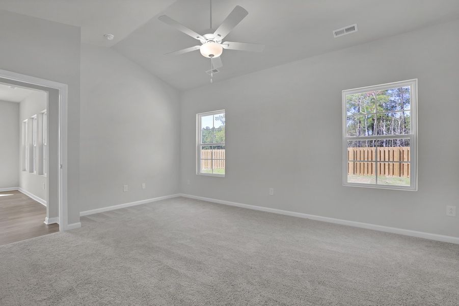Spacious, unfurnished interior of a new home in River Tide Farms, Bolivia (Image 18).