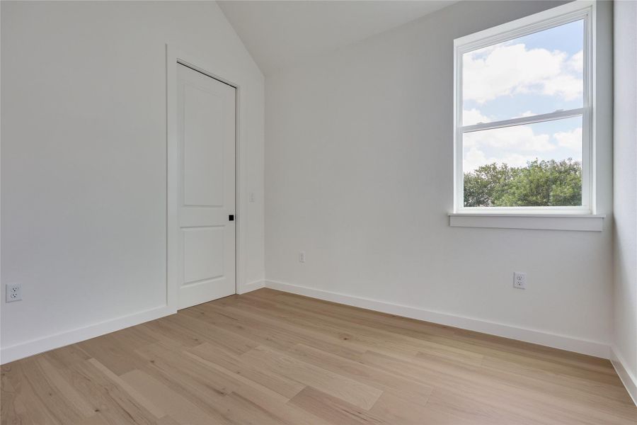 Spacious, unfurnished interior of a new home in , Austin (Image 28).