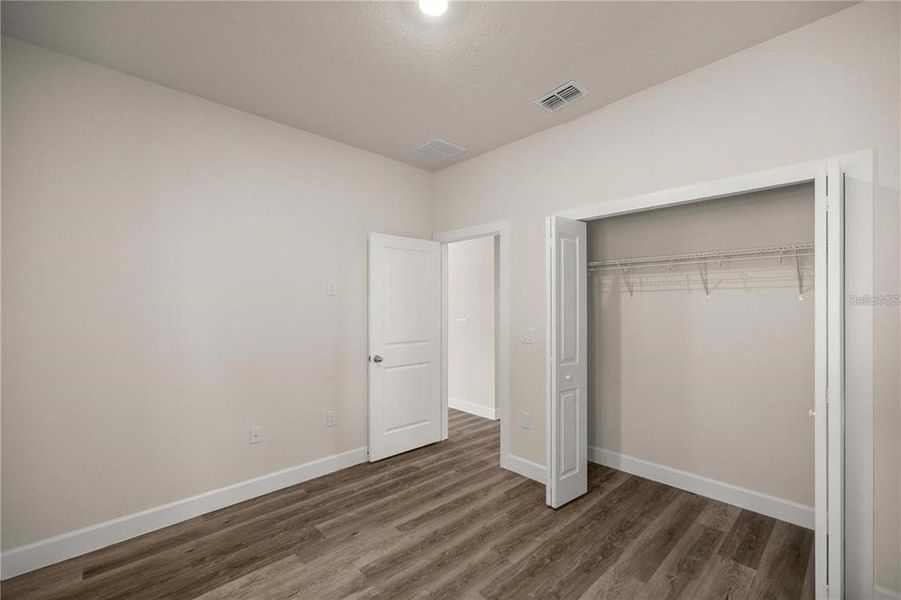 Spacious, unfurnished interior of a new home in , Citrus Springs (Image 7).