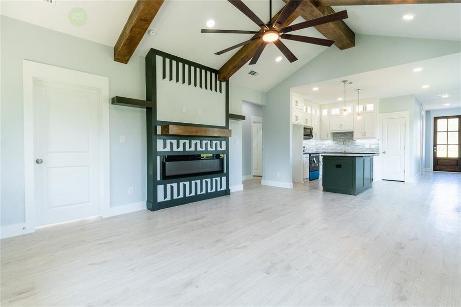 Spacious, unfurnished interior of a new home in , Gun Barrel City (Image 13). Spacious, unfurnished interior of a new home in , Gun Barrel City (Image 13).