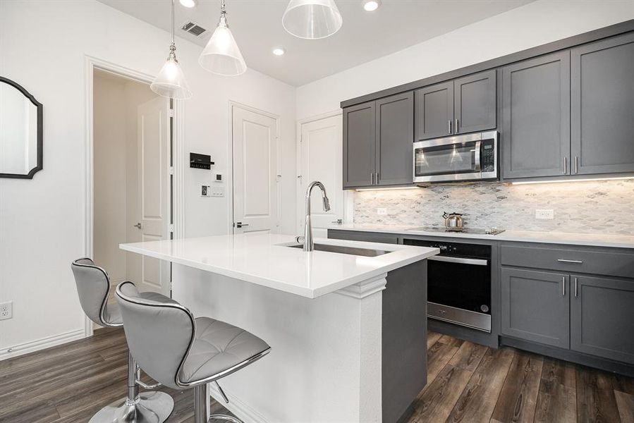 Furnished interior view inside a new home in , Dallas (Image 26). Furnished interior view inside a new home in , Dallas (Image 26).