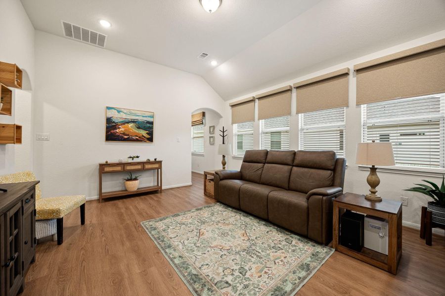 Furnished interior view inside a new home in Willowpoint, Tomball (Image 10).