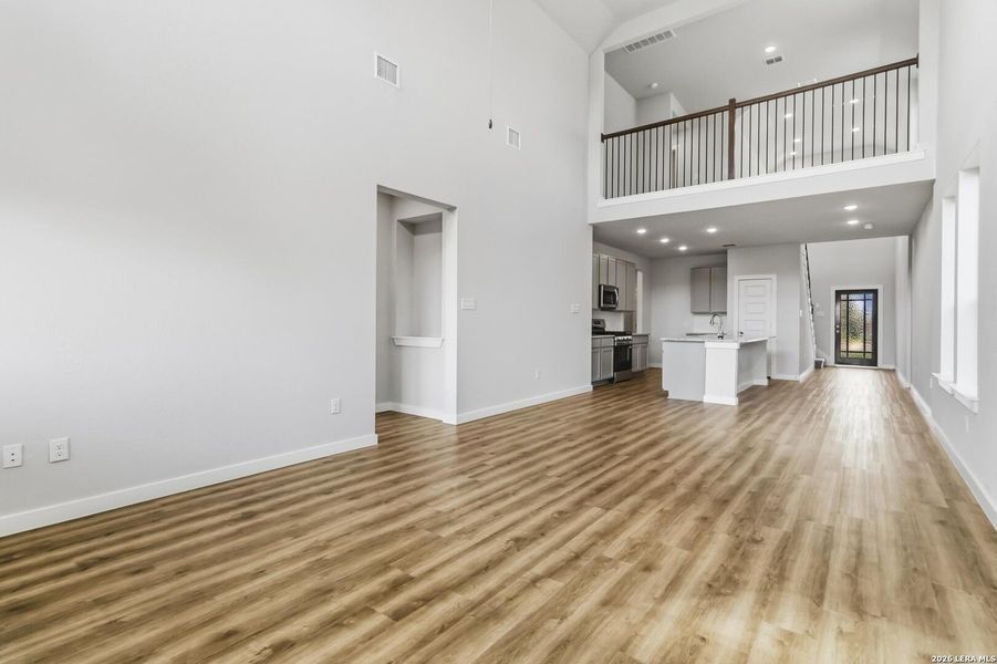 Spacious, unfurnished interior of a new home in Hickory Ridge, Elmendorf (Image 25).