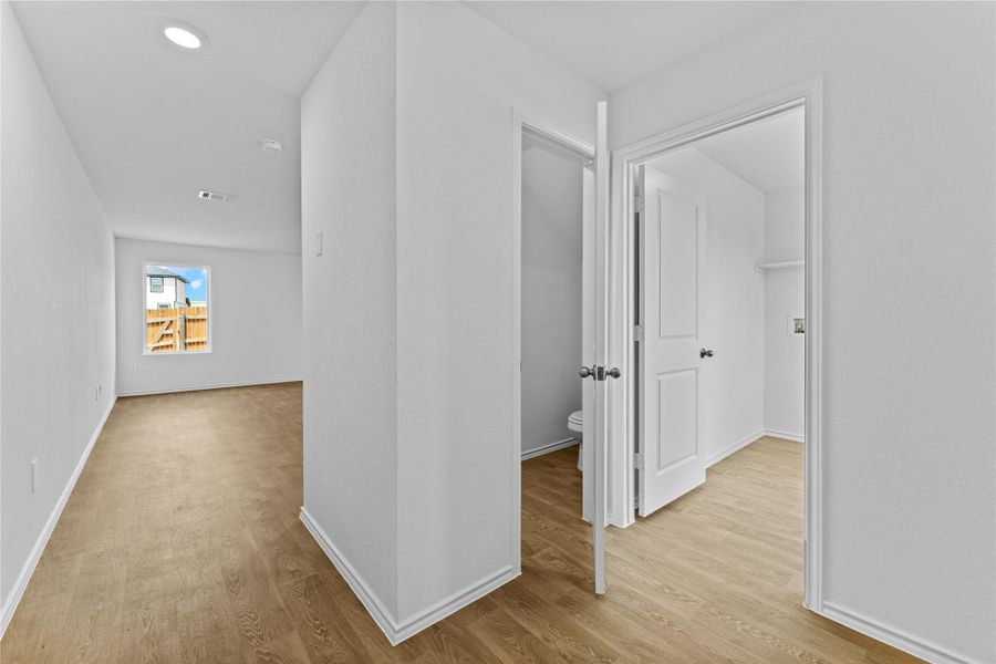 Spacious, unfurnished interior of a new home in Prairie Lakes, Buda (Image 10).