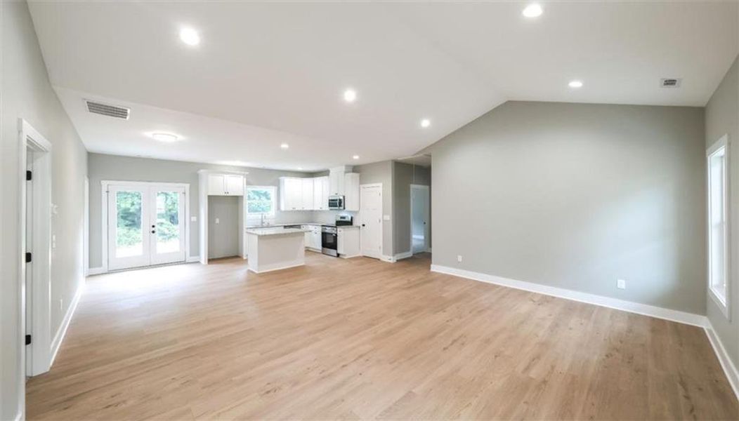 Spacious, unfurnished interior of a new home in , Bremen (Image 25).
