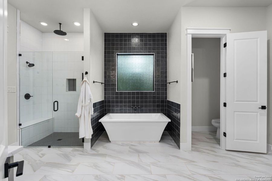 Furnished interior view inside a new home in , New Braunfels (Image 9).