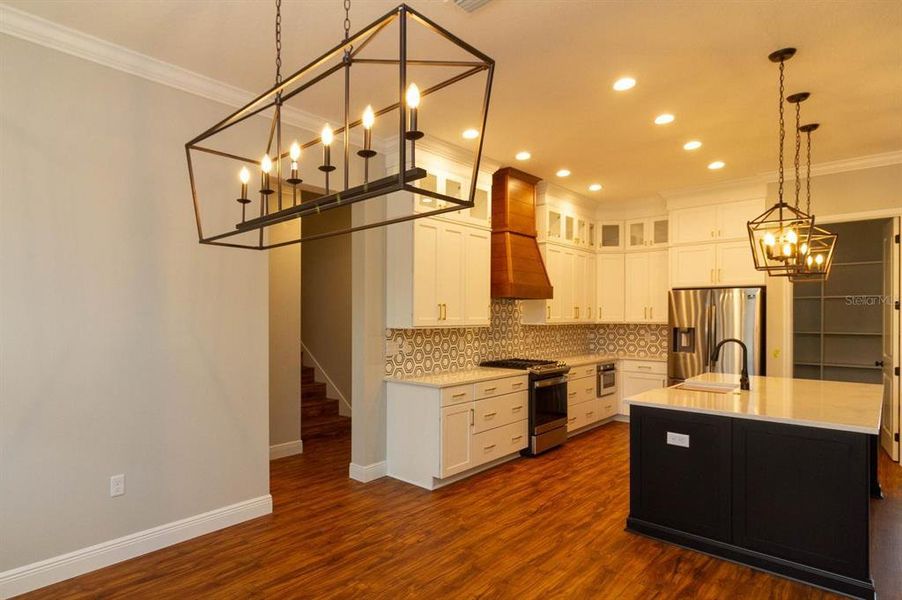 Furnished interior view inside a new home in , Umatilla (Image 12).