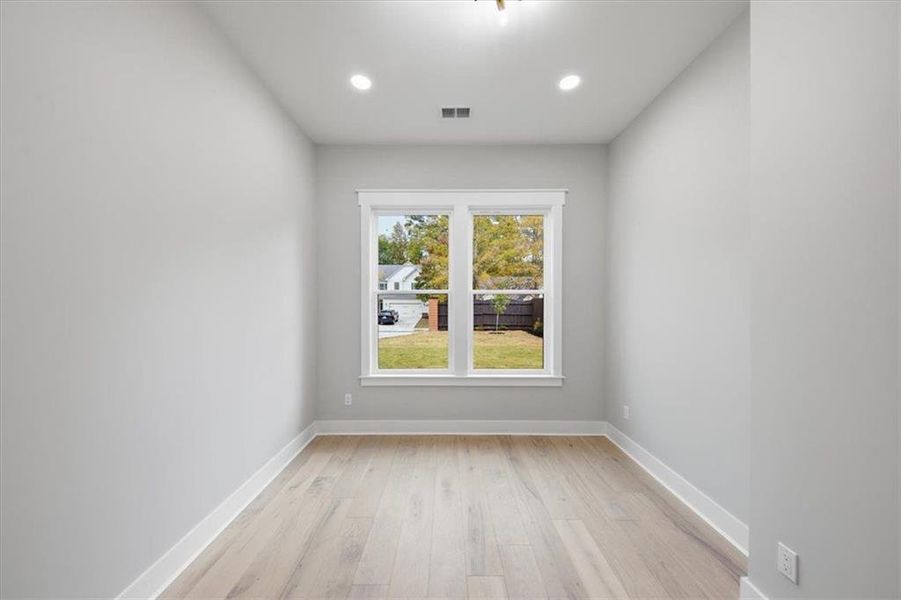 Spacious, unfurnished interior of a new home in , Acworth (Image 31).