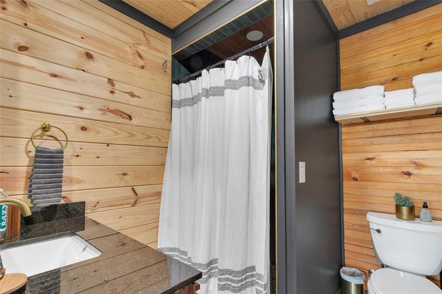 Furnished interior view inside a new home in , Breckenridge (Image 14).