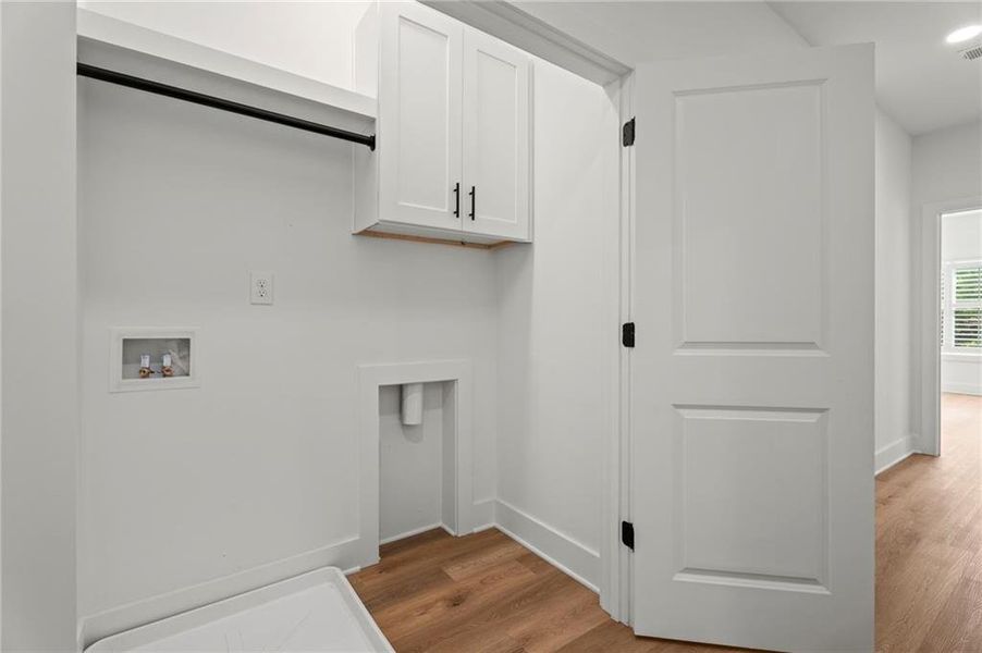 Spacious, unfurnished interior of a new home in , Stockbridge (Image 43).
