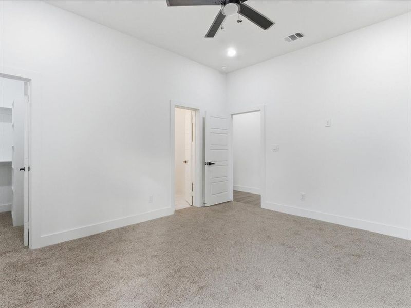 Spacious, unfurnished interior of a new home in , West Tawakoni (Image 20).