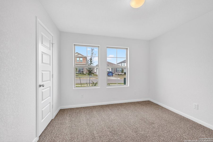 Spacious, unfurnished interior of a new home in Paloma Park, Converse (Image 14).