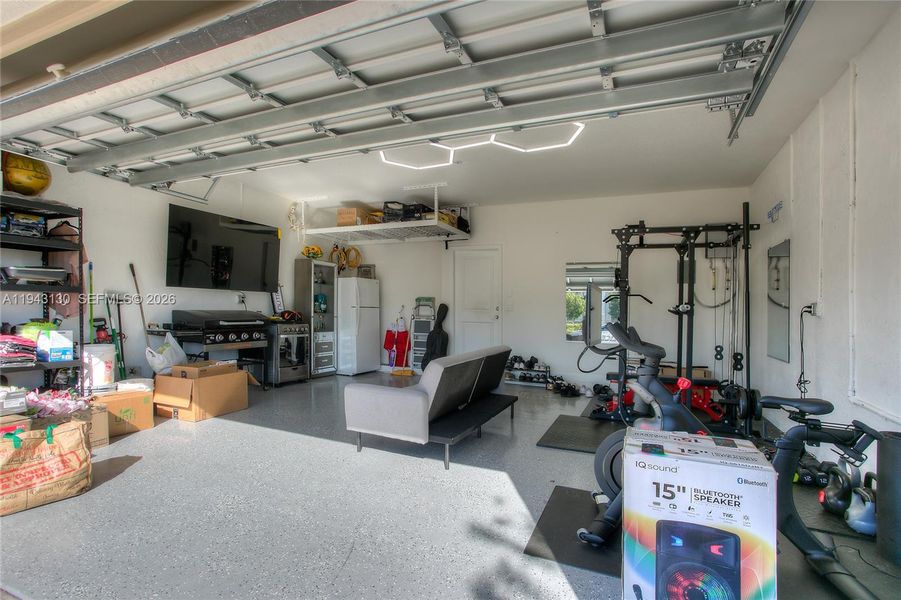 Community amenities in , Miami (Image 15). Community amenities in , Miami (Image 15).