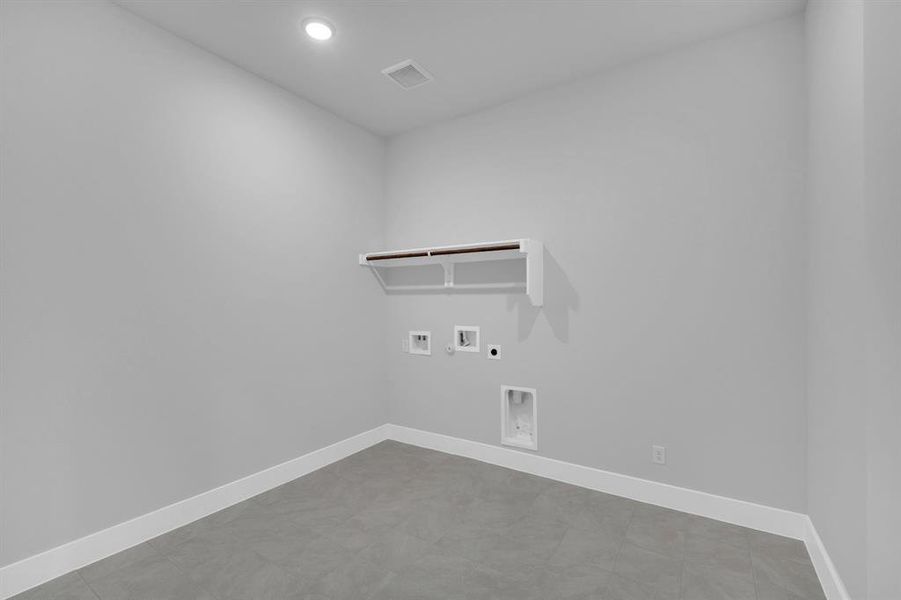 Spacious, unfurnished interior of a new home in Ten Mile Creek Estates, DeSoto (Image 23). Spacious, unfurnished interior of a new home in Ten Mile Creek Estates, DeSoto (Image 23).